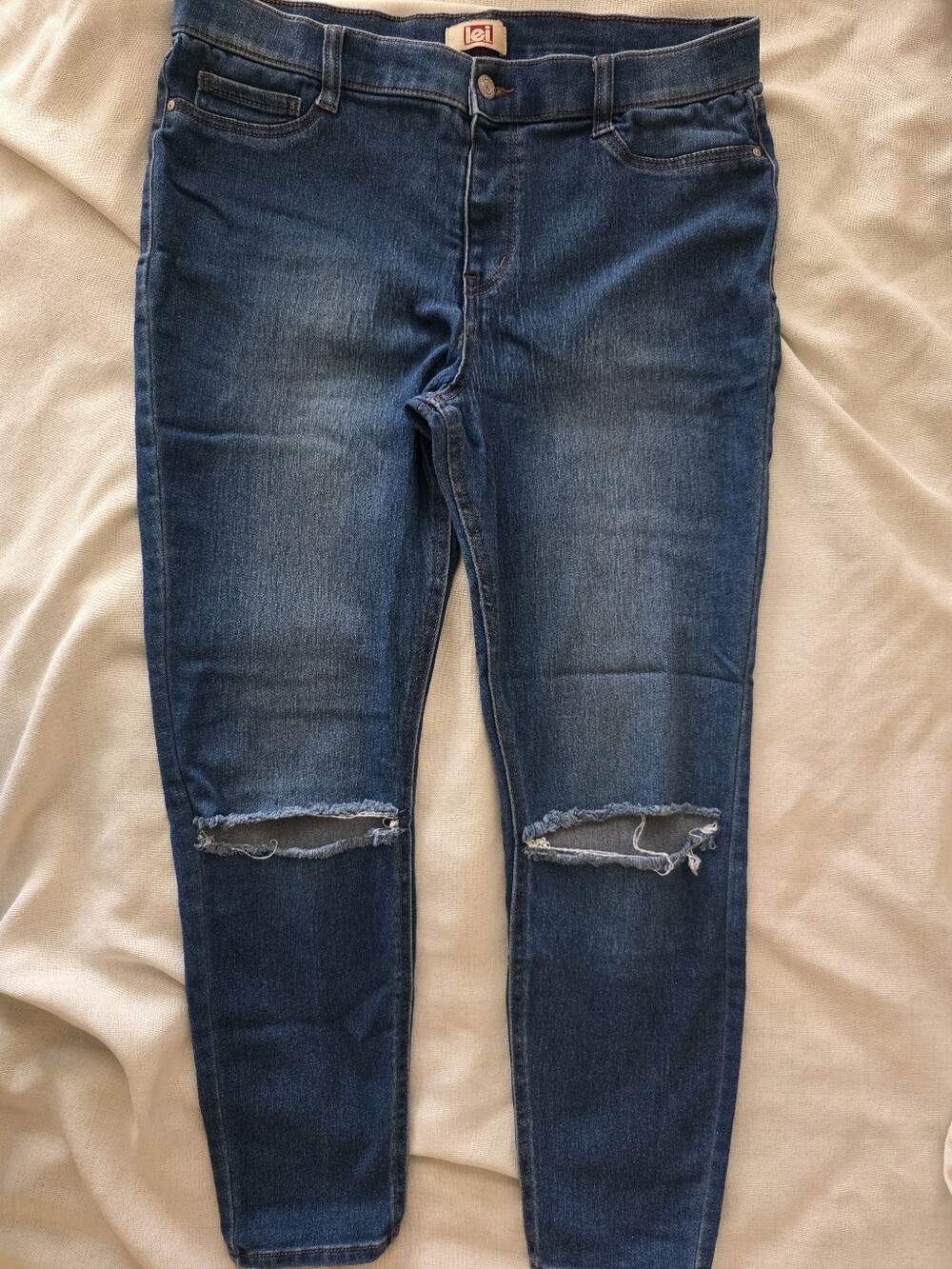 LEI Dark Wash Distressed Knee Ankle‎ Capri Jeans XL Stretch